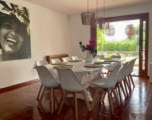 تناول الطعام