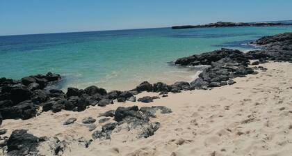 Tarjous lokakuu !!Talo meren rannalla, wifi! Ihanteellinen perheen jakamiseen.