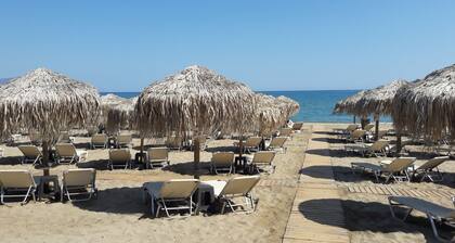 Ferienvilla, nahe dem Strand, mit Pool und Bergblick