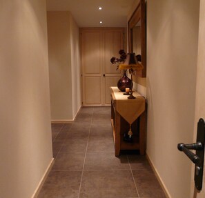 Hallway - Luxury Ski-in/Ski-out Apartment with spectacular views of the Dents du Midi (Val D'Illiez)