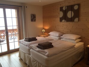 Bedroom 3 - Luxury Ski-in/Ski-out Apartment with spectacular views of the Dents du Midi (Val D'Illiez)