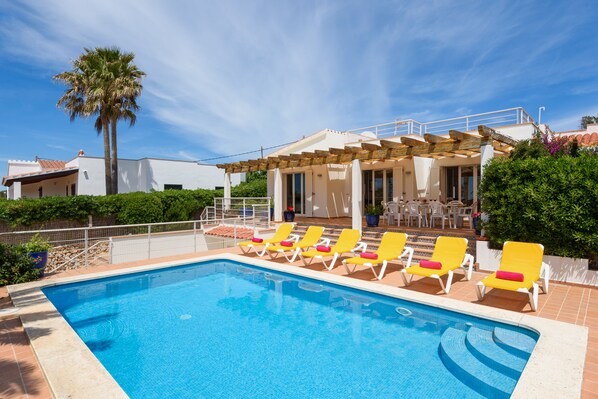 Outdoor pool - IDEAL LARGE FAMILIES, facing the sea and a few meters from the beach of Binibeca (Binibequer)