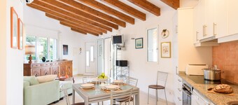 IDEAL LARGE FAMILIES, facing the sea and a few meters from the beach of Binibeca