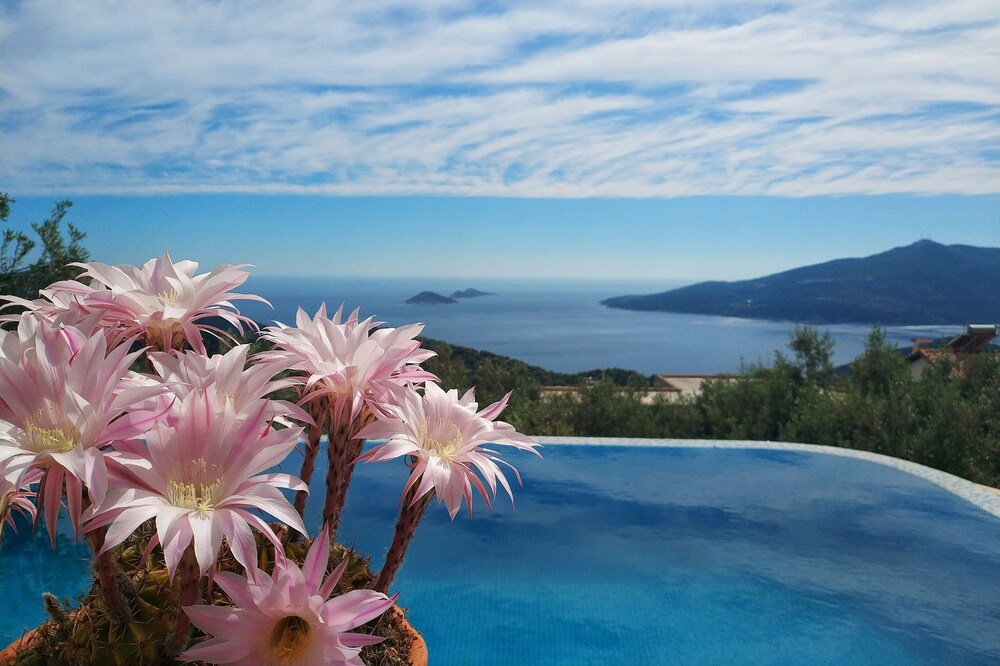 Villa Kybele, astounding vacation home with amazing view to Kalkan Bay