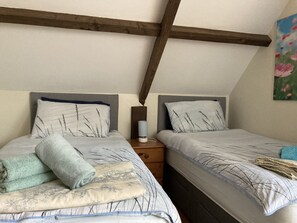 2 chambres, fer et planche Ă repasser, Wi-Fi gratuit, draps fournis