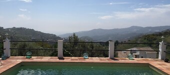 Idyllic country house with pool and fantastic sea view
