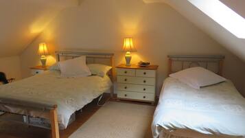 1 bedroom, iron/ironing board, travel cot, free WiFi