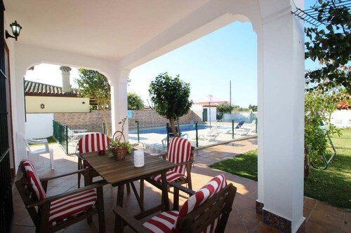 With private pool near to town of Conil - Casa Cristina with aircondition, barbecue and Wifi internet
