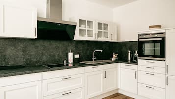 Kühlschrank, Ofen, Herdplatte, Geschirrspüler