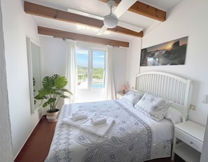 2 bedrooms, iron/ironing board, travel cot, WiFi