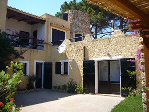 Exterior - Unique location, huge beach / sea just opposite, nature reserve (Villasimius)