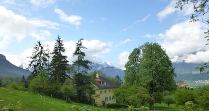Idyllische verkehrsfreie Wohnung zum Wandern, Ski-, Radfahren mit EV Ladestation