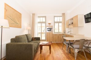 TV, DVD player, table tennis, books - Wind whispering, fairytale living by the sea - Haus Sterntaler (Warnemünde)