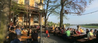 Con estilo y reformado apartamento de edad en una casa unifamiliar que aparece cerca de Elbradweg