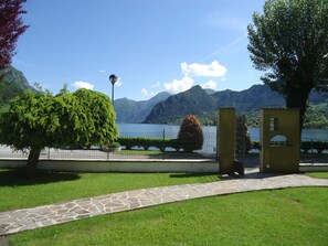 Property grounds - DIRECTLY BEACH / SEA, apartment up to 4 pers., Pool and garden, Villa Soghetta type S1 (Crone)