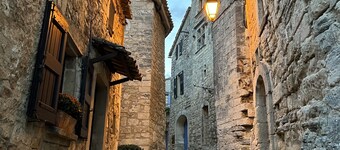 Charme, authentique Cabanon prĂšs du chĂąteau du Marquis de Sade