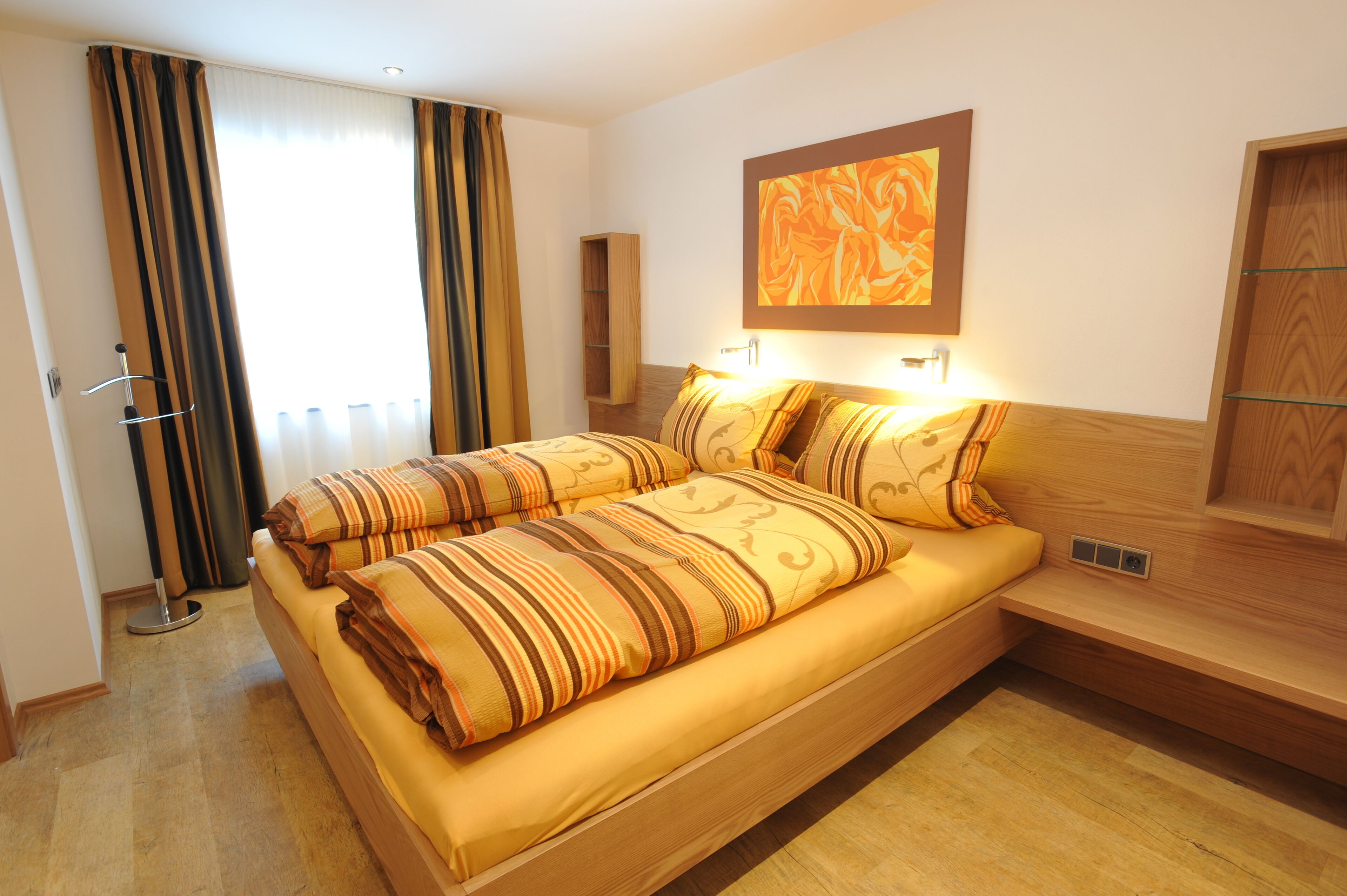 Central, quiet location, 5 star comfort, south-facing terrace, summer: mountain railway incl.