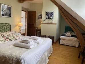 4 soverom, strykejern/-brett, reiseseng for barn og wi-fi (inkludert)