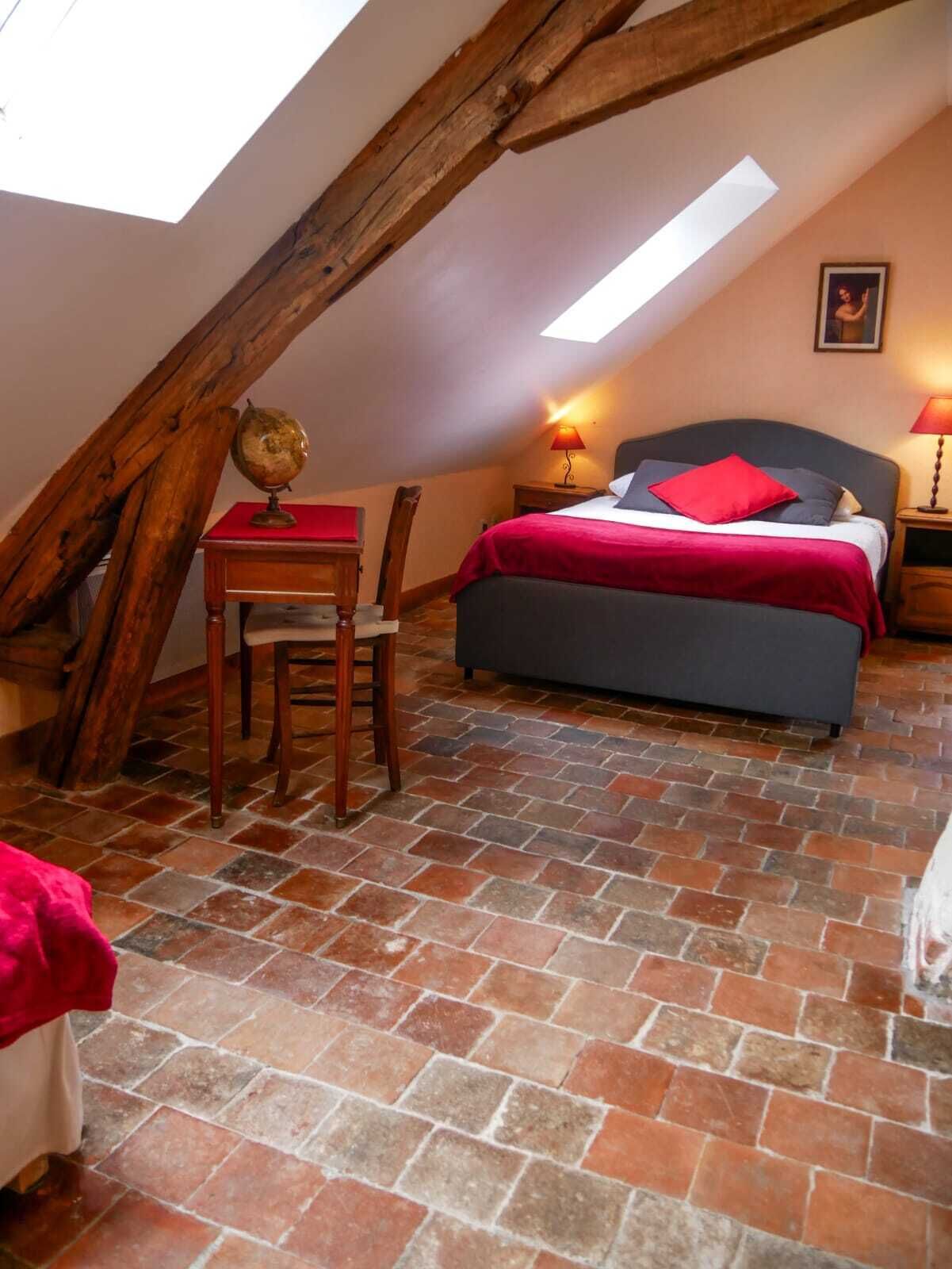 4 chambres, fer et planche à repasser, lit parapluie, Wi-Fi gratuit