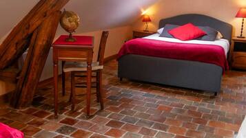 4 chambres, fer et planche à repasser, lit parapluie, Wi-Fi gratuit