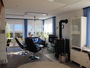 2 Schlafzimmer, Schreibtisch, Bügeleisen/Bügelbrett, Reisekinderbett