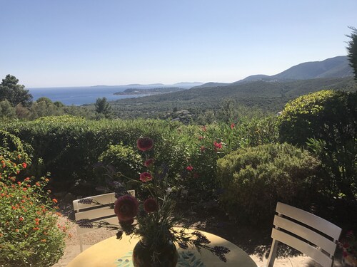 Provençal villa with sea views & Mediterranean garden, beaches, Wi-Fi, A/C