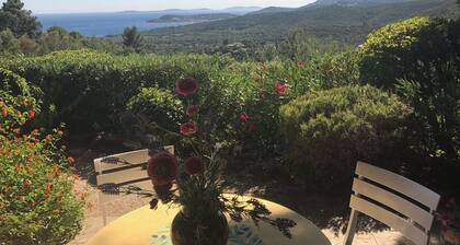 Provençal villa with sea views & Mediterranean garden, beaches, Wi-Fi, A/C