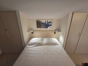 2 chambres, fer et planche à repasser, lit parapluie, Wi-Fi gratuit