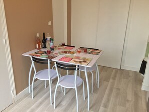 Dining - --Gite les vanneaux-_ (Le Perrier)