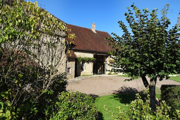 La maison coté depuis la rue