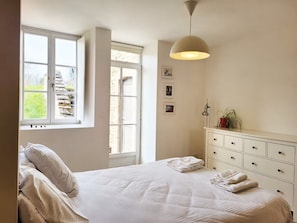 3 Schlafzimmer, Bügeleisen/Bügelbrett, Reisekinderbett, kostenloses WLAN
