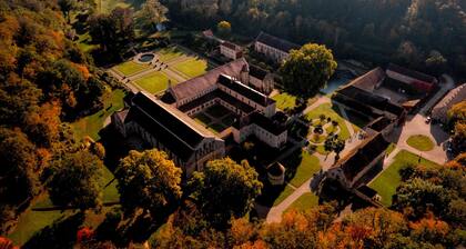 Charming, bright and quiet house on the banks of the Burgundy canal