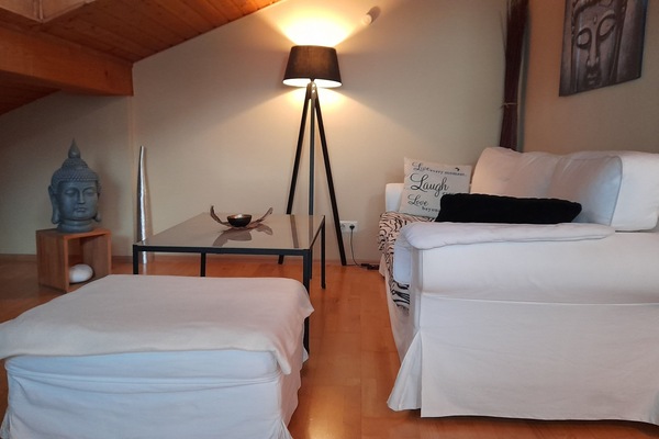 Chillige Sofaecke mit Sat- TV