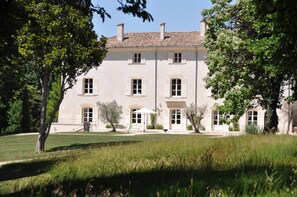 Exterior - The Fruitier, 6p., charming  & elegant holiday home,  at the gates of Provence (Domaine de Vincenti Divajeu)