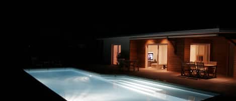 Outdoor pool, a heated pool