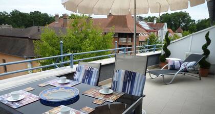5 Min zum Thermalsee, gr. 3 Zi. Whg mit 20 qm Dachterrasse, Klima, Internet,