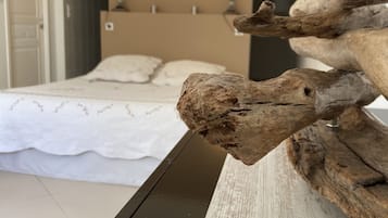 5 bedrooms, iron/ironing board, travel cot, WiFi