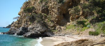 Comfortable stone mas with swimming pool, 250m from Bonporteau beach