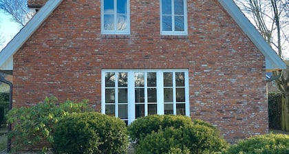 5 star (DTV) feel-good holiday home close to the beach and Friedrichstrasse