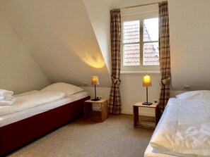 3 bedrooms, iron/ironing board, free WiFi, bed sheets