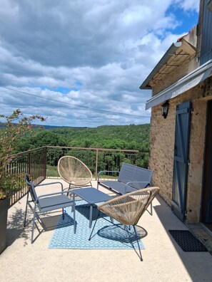 Terrace/patio - Cottage of character, near SARLAT, SUPERB PANORAMA (Valojoulx)