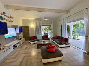 TV, DVD player, books, stereo