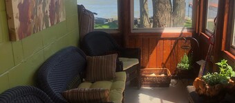 Waterfront im schwedischen Stil Log Cabin auf Sand Bay, Door County - Mondschein-Magie