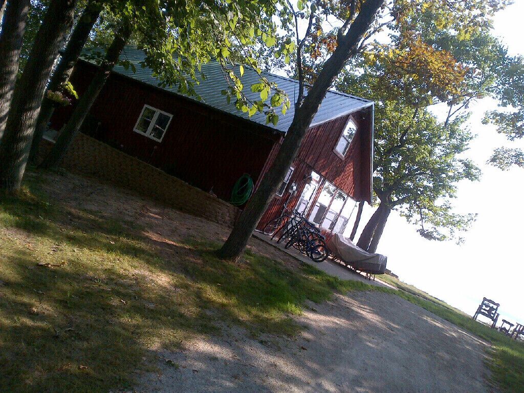 Waterfront Swedish-style Log Cabin on Sand Bay, Door County - Moonlight Magic