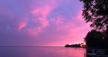 Waterfront Swedish-style Log Cabin on Sand Bay, Door County - Moonlight Magic