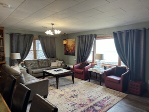 Smart TV, fireplace, DVD player, books - Waterfront Swedish-style Log Cabin on Sand Bay, Door County - Moonlight Magic (Sturgeon Bay)