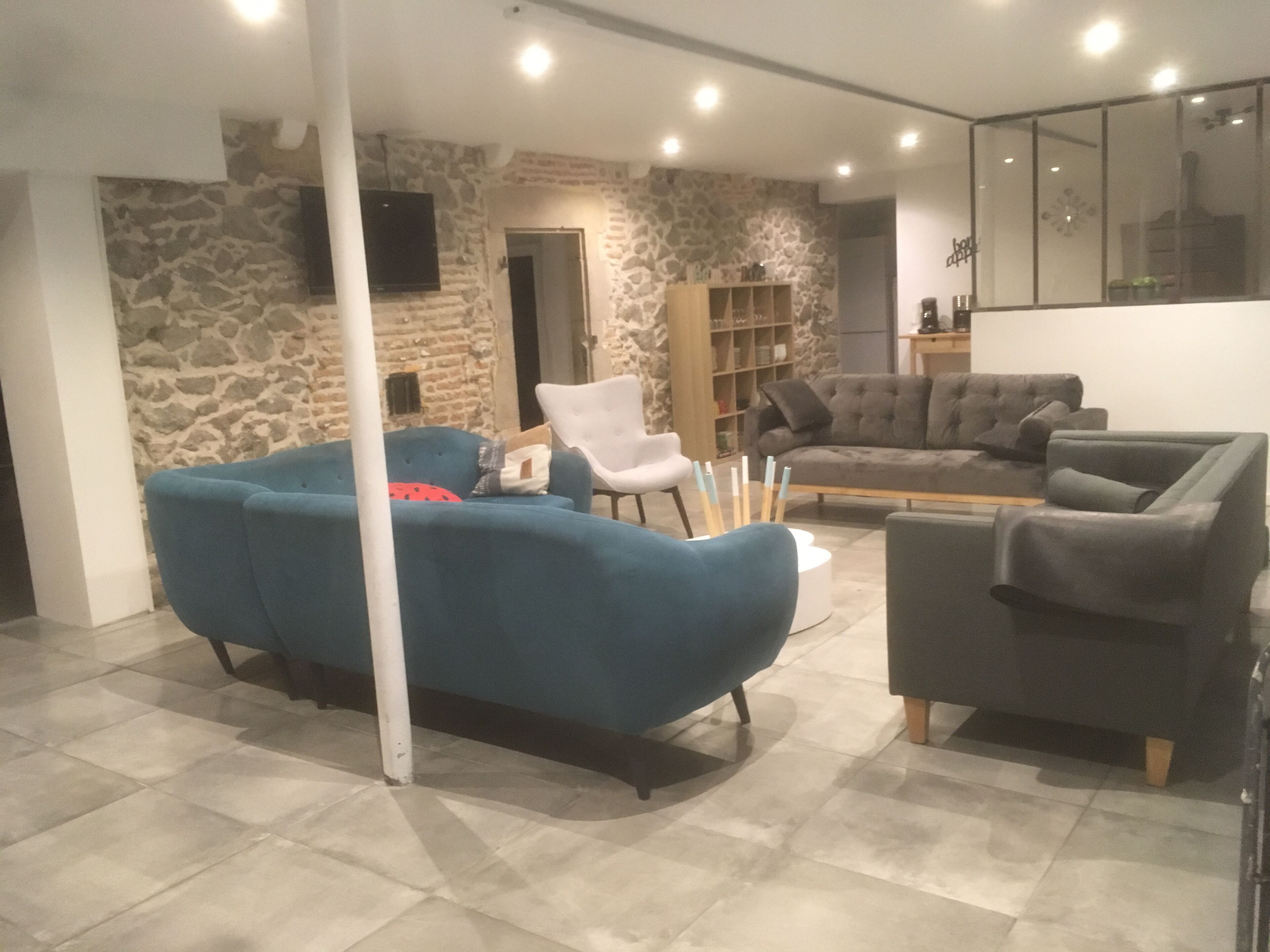 Modern and bright holiday home with private pool for 18pax