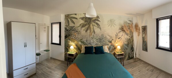 2 slaapkamers, een strijkplank/strijkijzer, gratis wifi, beddengoed