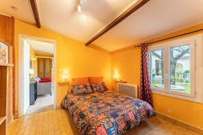 1 bedroom, in-room safe, iron/ironing board, travel cot