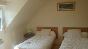 3 bedrooms, iron/ironing board, travel cot, free WiFi